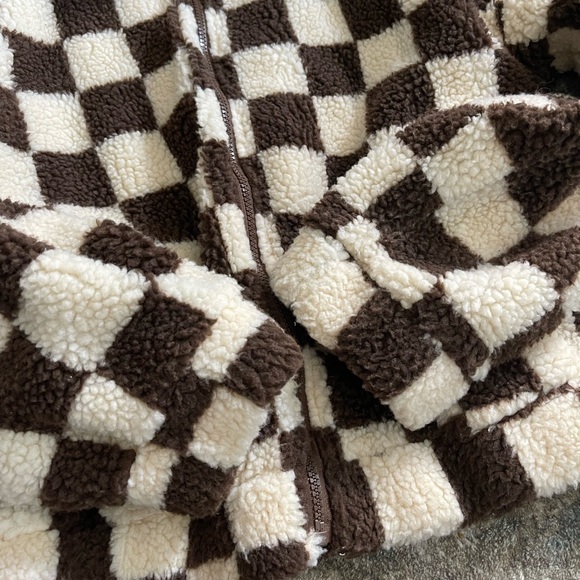 NWOT checker print teddy jacket - Picture 8 of 10